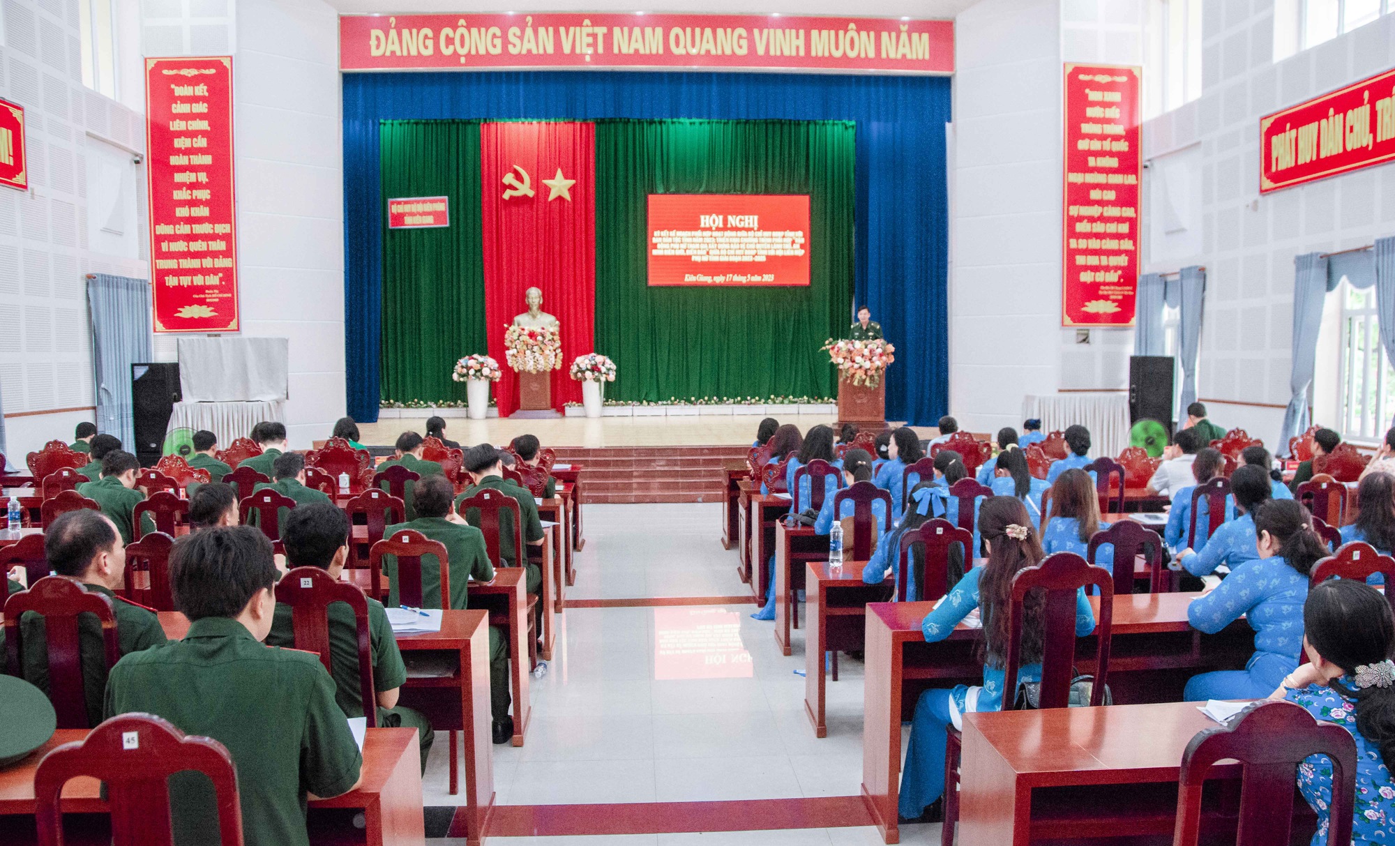 Kiên Giang: BĐBP tỉnh ký kết chương trình phối hợp hoạt động với Ban Dân tộc tỉnh  - Ảnh 1.