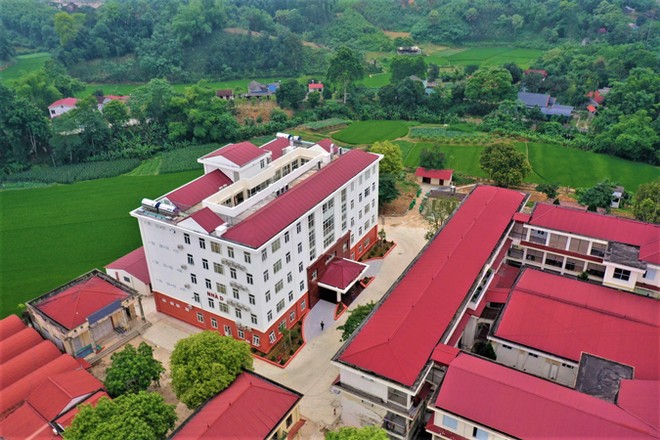 Đưa vào hoạt động Nhà khám chữa bệnh - Bệnh viện đa khoa huyện Định Hóa do Sun Group tài trợ - Ảnh 1.