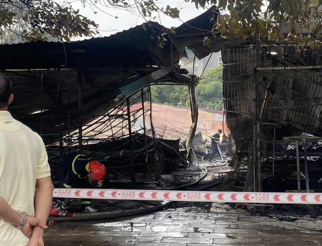 Vĩnh Phúc: TP Vĩnh Yên họp khẩn sau vụ cháy chợ tự phát tại phường Khai Quang  - Ảnh 1.