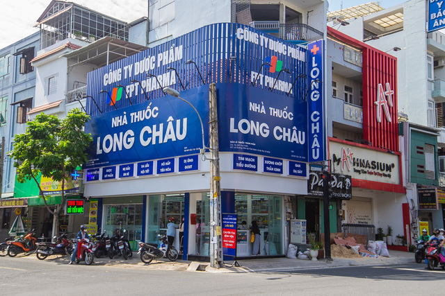 Hệ thống nhà thuốc lớn nhất Việt Nam Nhà thuốc FPT Long Châu  đang kinh doanh ra sao? - Ảnh 1.