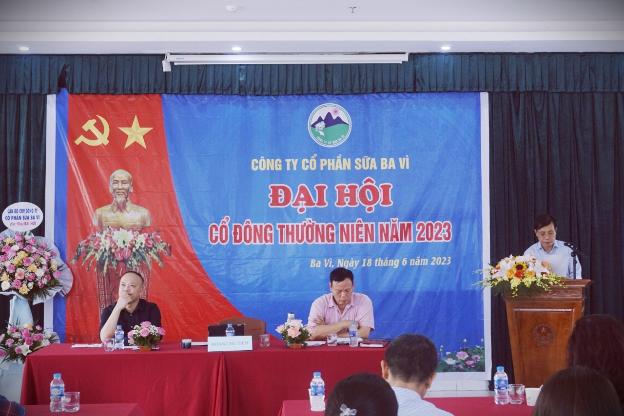 Chủ tọa đại hội – Ông Phan Sĩ Minh đã khai mạc đại hội và triển khai các thủ tục cần thiết để tiến hành đại hội một cách hợp lệ.