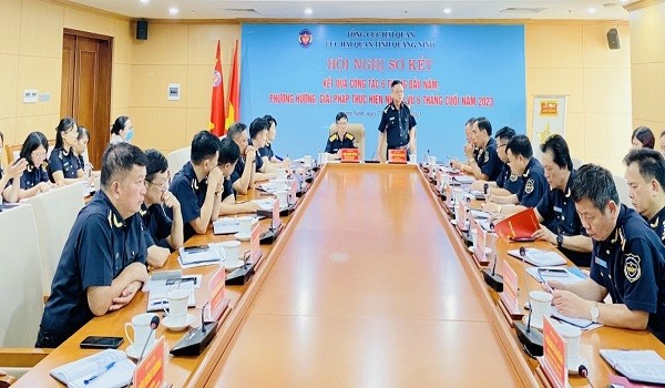 Cục Hải quan Quảng Ninh: Thu ngân sách vượt tiến độ đề ra trong 6 tháng đầu năm 2023 - Ảnh 1.