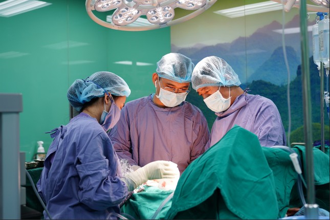 Bệnh viện Hồng Ngọc phẫu thuật từ thiện miễn phí 100% cho bệnh nhân bị dị tật bẩm sinh và di chứng sau chấn thương- Ảnh 3.
