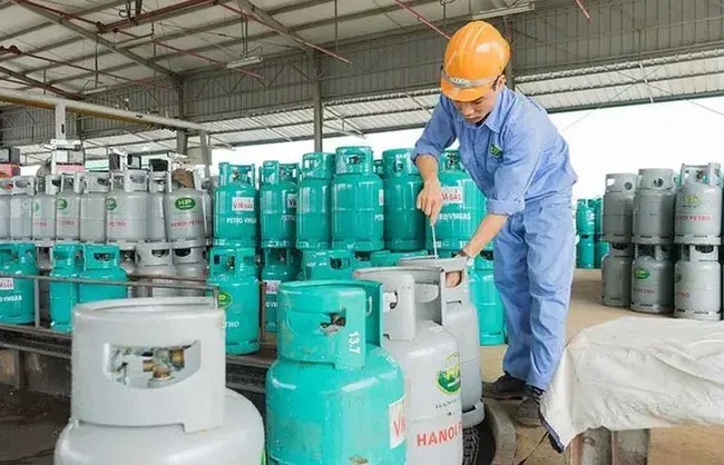 Giá gas bán lẻ trong nước tăng tháng thứ tư- Ảnh 1.