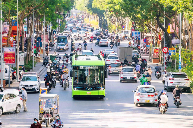 Hà Nội: Phê duyệt Đề án phát triển xe buýt điện, năng lượng xanh- Ảnh 1.