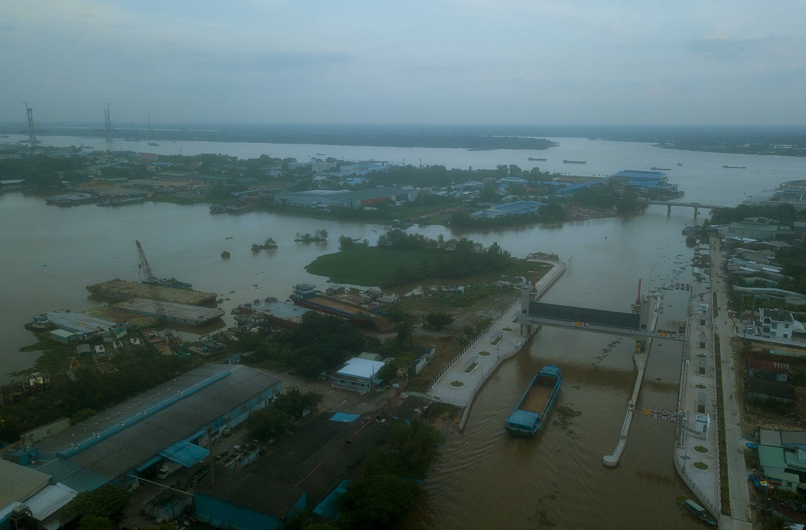 Tiền Giang: Cận cạnh Cống ngăn mặn lớn thứ 2 ĐBSCL chính thức hoạt động- Ảnh 1. Tiền Giang: Cận cạnh Cống ngăn mặn lớn thứ 2 ĐBSCL chính thức hoạt động- Ảnh 1.
