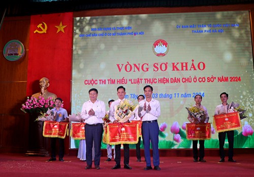 http://sontay.hanoi.gov.vn/documents/734794/0/thi+mttq+tp+luat+dan+chu4+%28Copy%29.jpg/f24ef572-ebe0-46d5-8c94-ab3d9ea21220?t=1730633710993