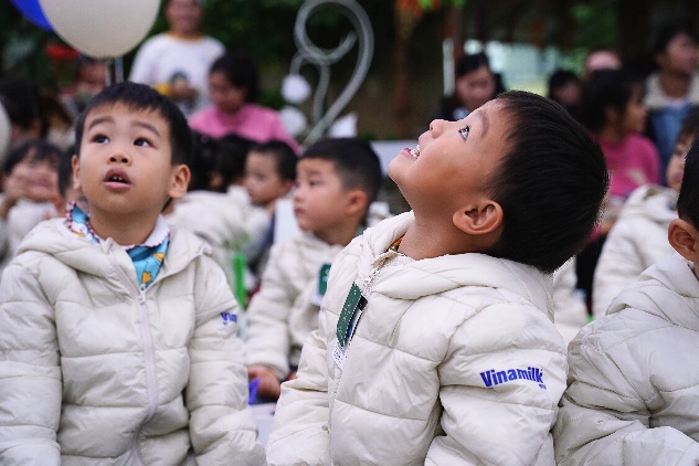 Quỹ Sữa vươn cao Việt Nam mang quà ấm, sữa ngon đến trẻ em vùng cao Tuyên Quang- Ảnh 22.