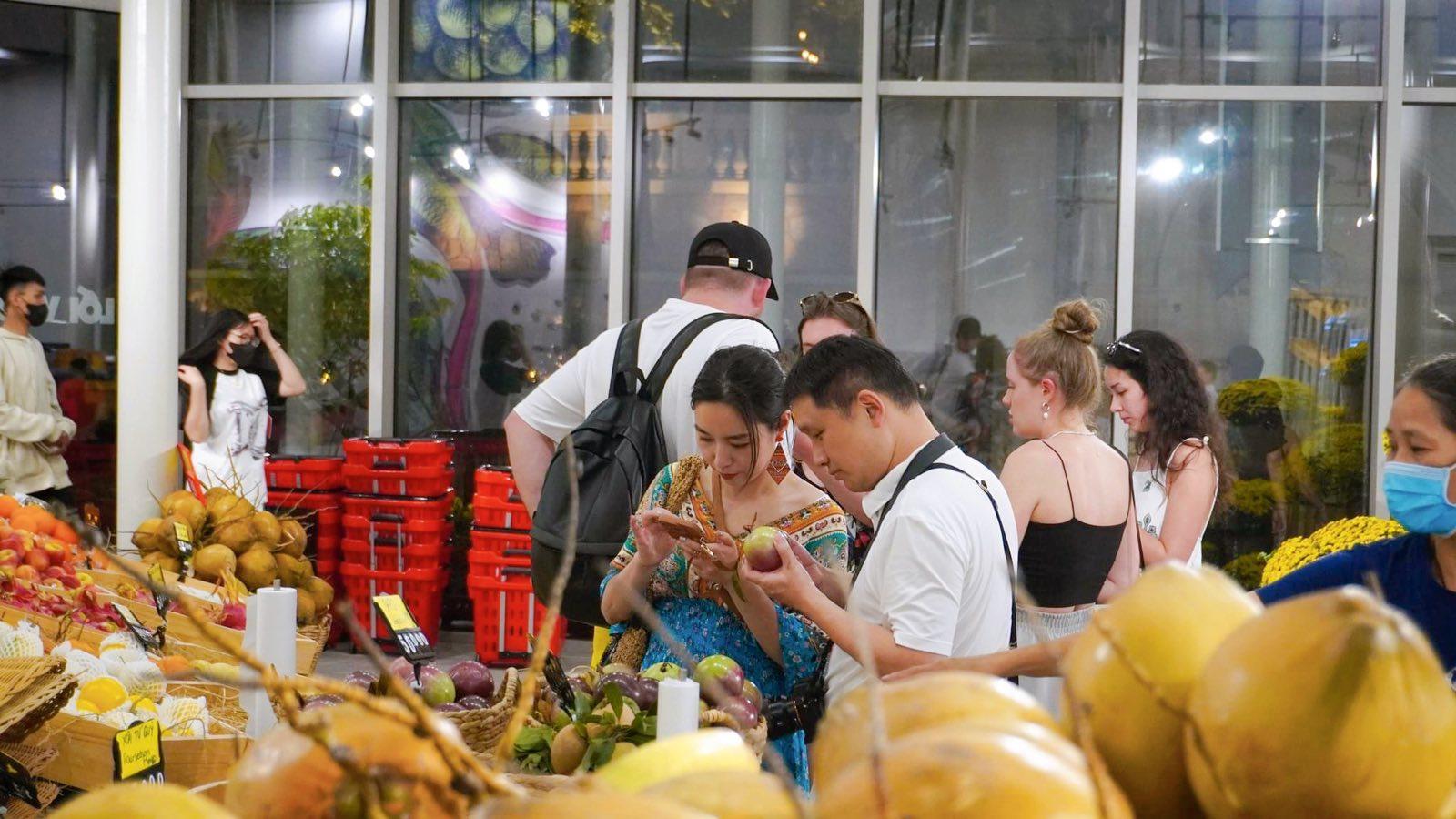 Khai trương siêu thị quy mô bậc nhất Phú Quốc tại Thị trấn Hoàng Hôn- Ảnh 3.
