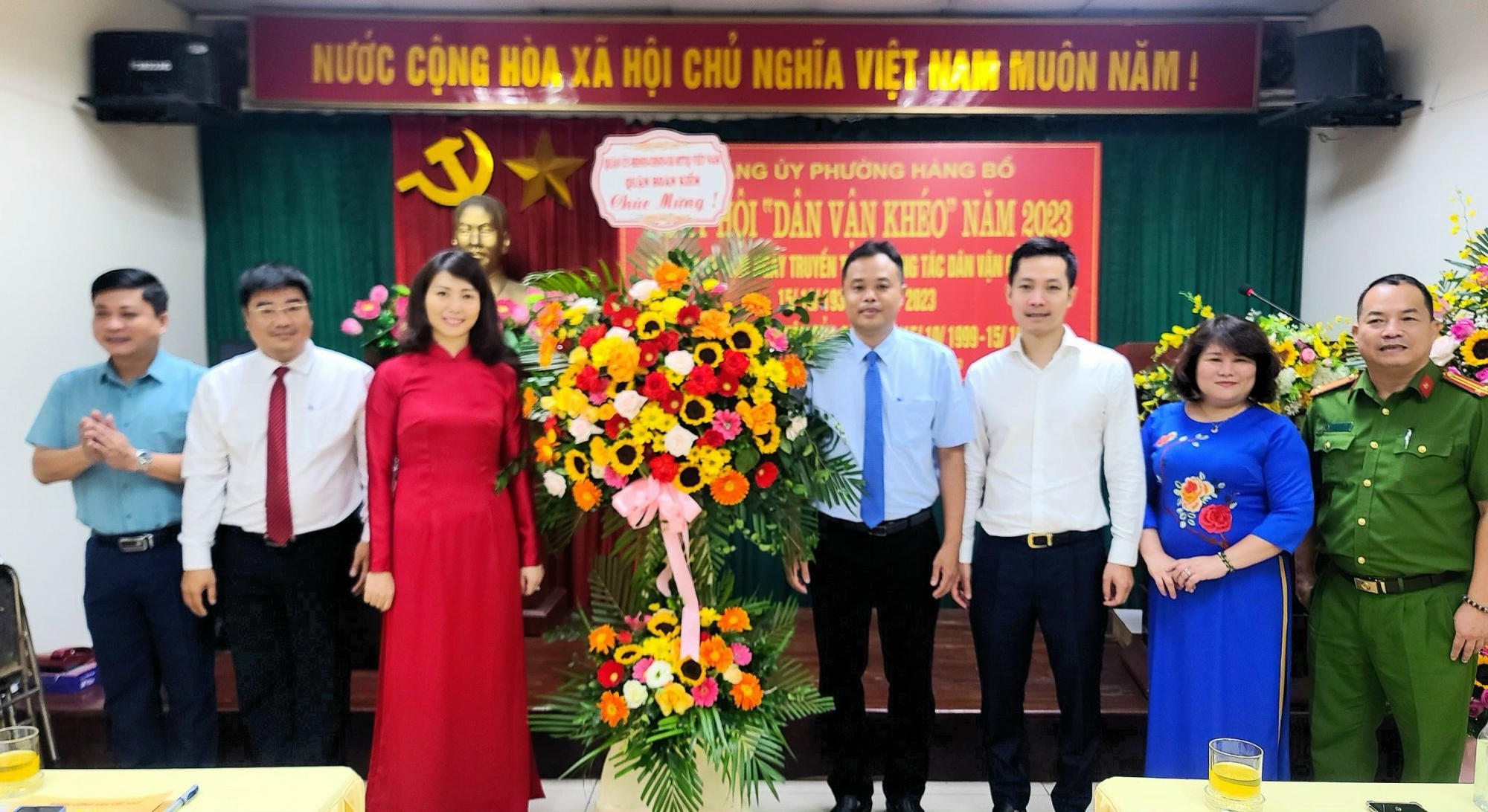 Hoàn Kiếm (Hà Nội): Công tác thi đua, khen thưởng phường Hàng Bồ năm 2023 đạt nhiều kết quả tích cực- Ảnh 1.