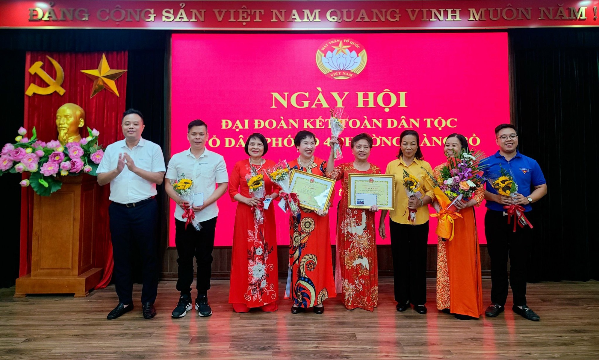 Hoàn Kiếm (Hà Nội): Công tác thi đua, khen thưởng phường Hàng Bồ năm 2023 đạt nhiều kết quả tích cực- Ảnh 2.