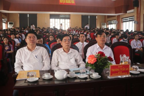 Huyện Hoằng Hóa: Trao thưởng cho tập thể, cá nhân đạt thành tích xuất sắc trong Kỳ thi HSG cấp tỉnh, năm học 2023-2024- Ảnh 1.