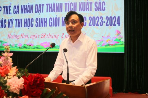 Huyện Hoằng Hóa: Trao thưởng cho tập thể, cá nhân đạt thành tích xuất sắc trong Kỳ thi HSG cấp tỉnh, năm học 2023-2024- Ảnh 2.