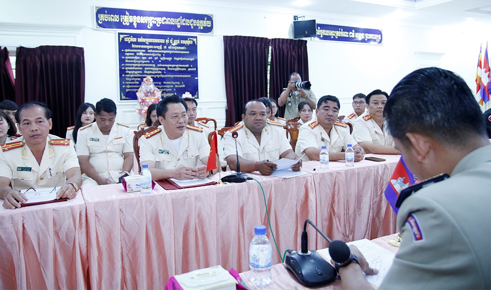 Công an tỉnh An Giang: Thăm, chúc Tết các lực lượng vũ trang Campuchia nhân Tết Chol Chnam Thmay- Ảnh 7.