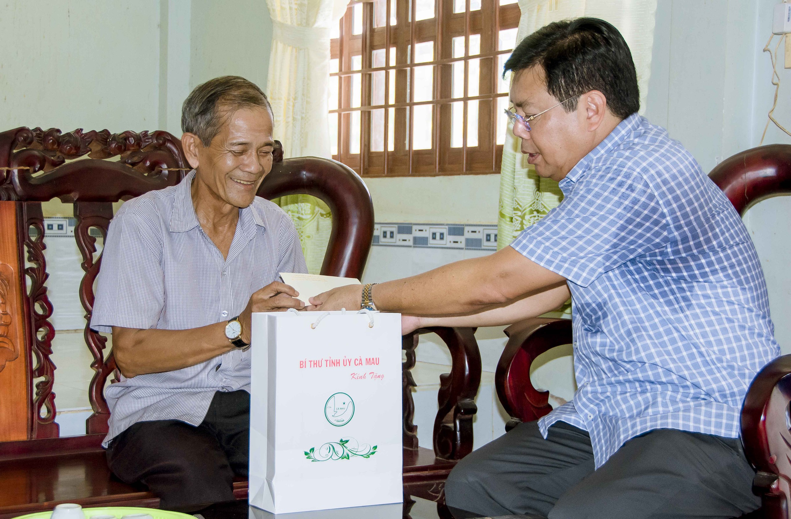 Bí thư Tỉnh ủy tỉnh Cà Mau thăm, chúc Tết Chôl Chnăm Thmây tại huyện Thới Bình- Ảnh 6.