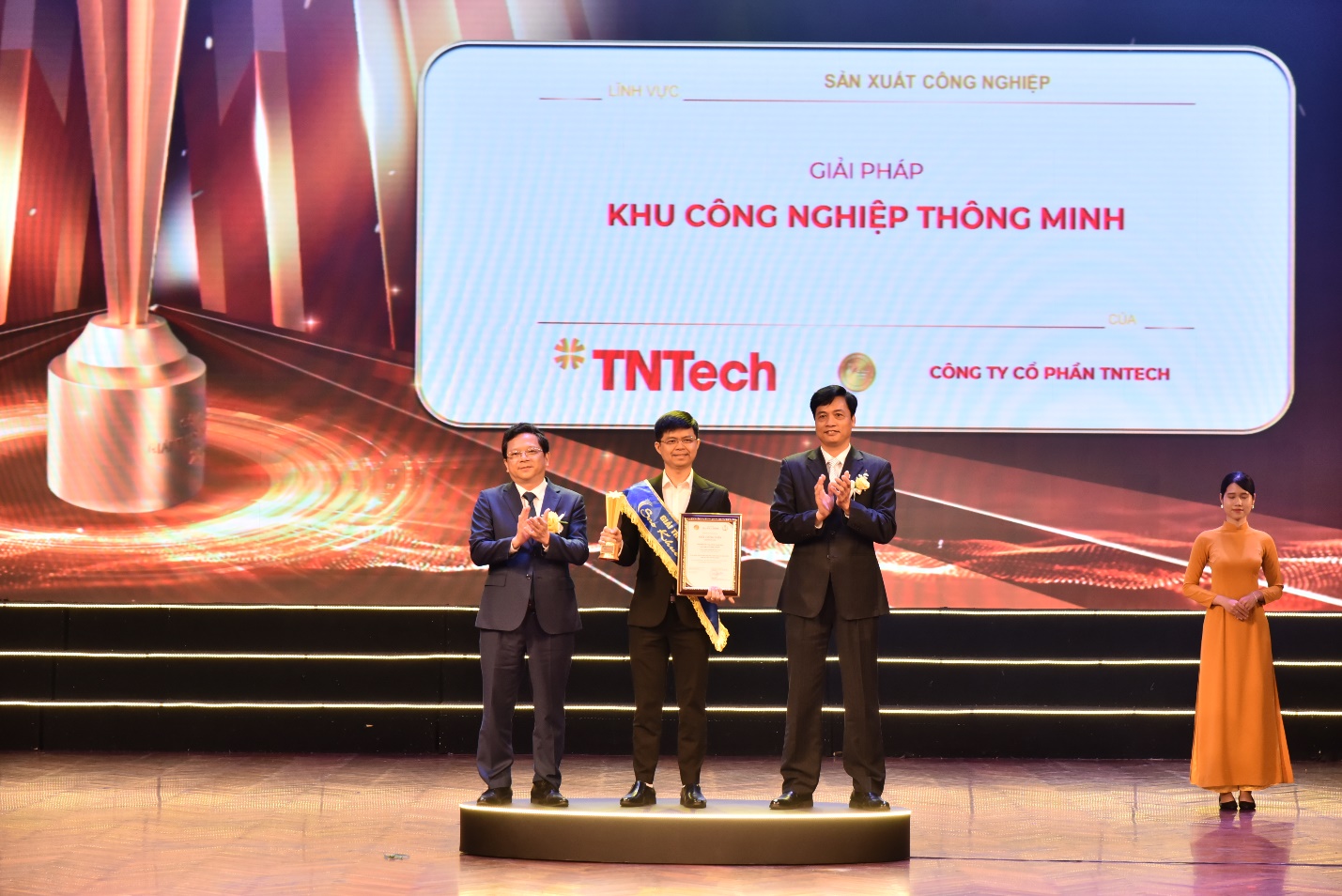 Giải pháp xanh của TNTech by ROX xuất sắc đạt giải thưởng Sao Khuê 2024- Ảnh 1.