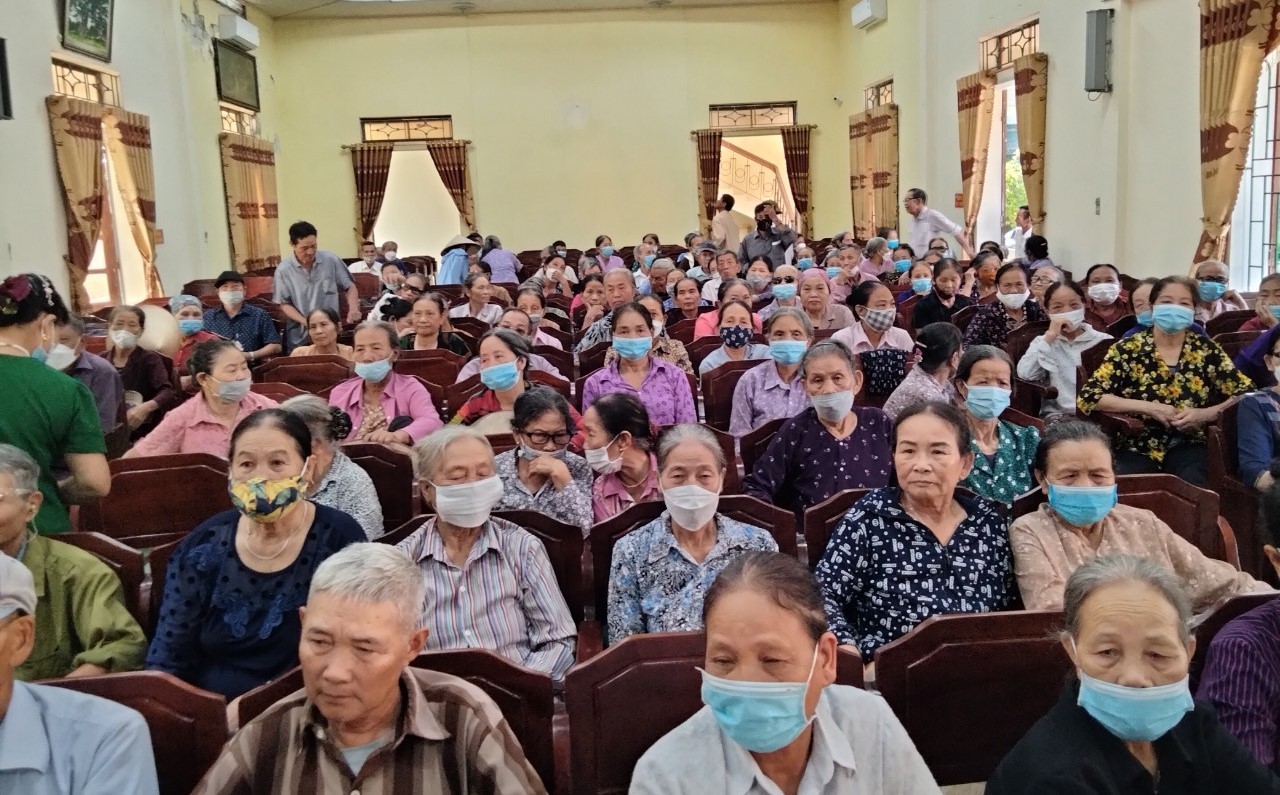 Bệnh viện Mắt Thái Bình mang đến “đôi mắt sáng” cho nhân dân- Ảnh 7.