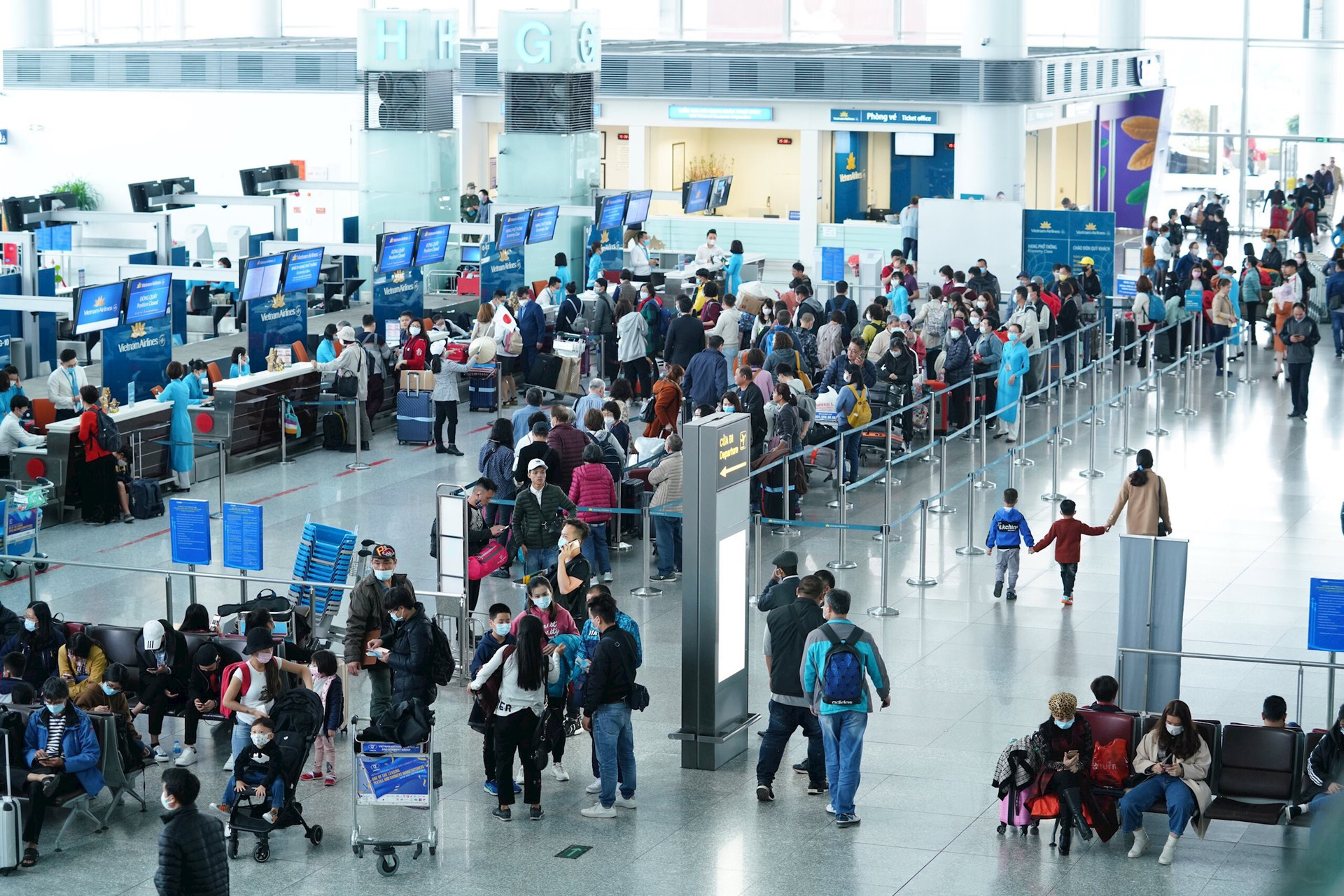 Sân bay Nội Bài dự kiến đón khoảng 440.000 lượt khách dịp nghỉ lễ 30/4- Ảnh 1.