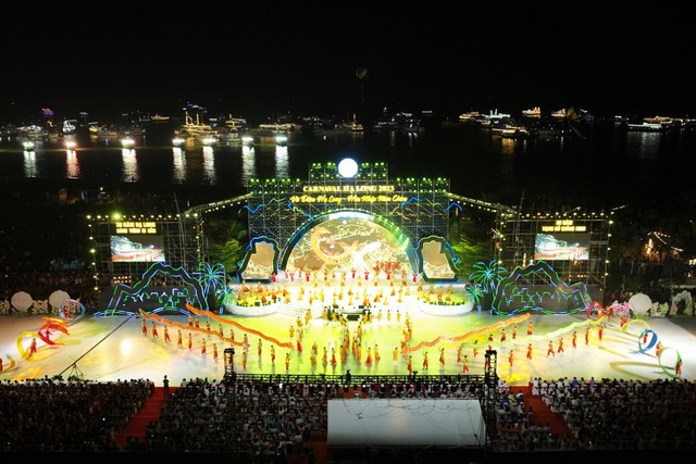 Quảng Ninh: Lễ hội Carnaval lần đầu tiên được tổ chức trên biển- Ảnh 1.