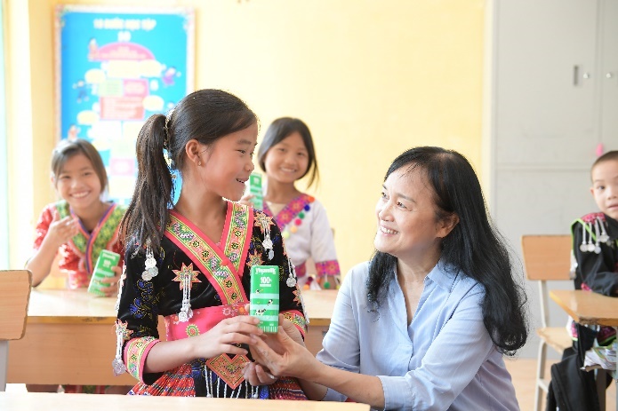 Hành trình 17 năm gieo niềm vui đến trẻ em khó khăn của Quỹ Sữa Vươn Cao Việt Nam- Ảnh 7.