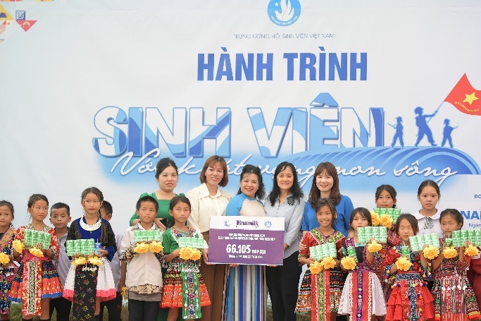 Hành trình 17 năm gieo niềm vui đến trẻ em khó khăn của Quỹ Sữa Vươn Cao Việt Nam- Ảnh 8.