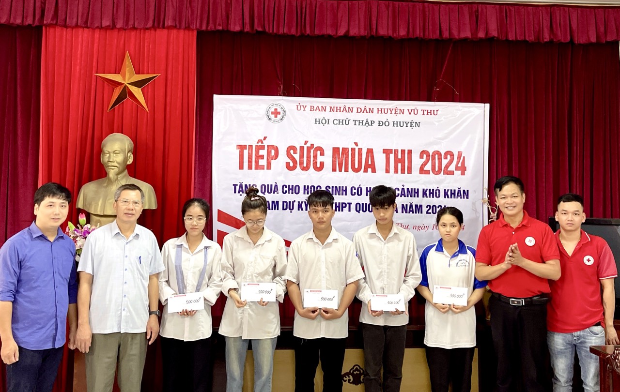 Thái Bình: Hội Chữ thập đỏ huyện Vũ Thư tiếp sức mùa thi năm 2024- Ảnh 3.