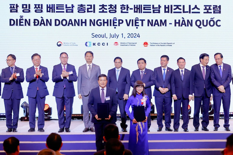 Thủ tướng: Các nhà đầu tư Hàn Quốc có thể yên tâm đầu tư lâu dài, ổn định, an toàn tại Việt Nam- Ảnh 11.