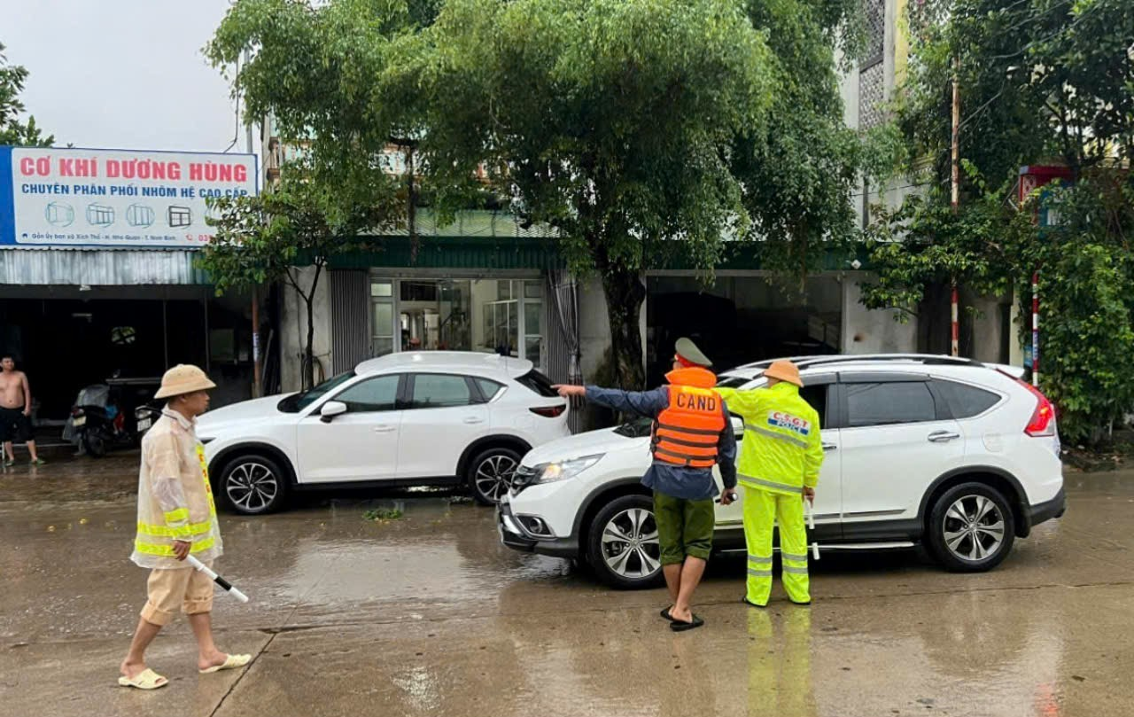 Ninh Bình: Hàng nghìn hộ dân huyện Nho Quan bị ngập do mưa lũ kéo dài- Ảnh 1.