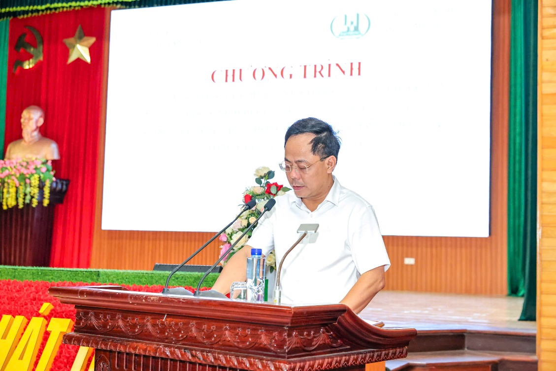 Công ty Đại Phong: Trao học bổng và quà cho học sinh hoàn cảnh khó khăn tại huyện Ý Yên- Ảnh 6.