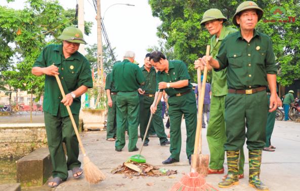 Quốc Oai: Hơn 1.000 người ra quân tổng vệ sinh môi trường sau bão số 3- Ảnh 4.