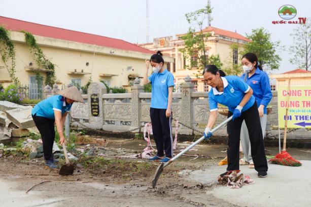 Quốc Oai: Hơn 1.000 người ra quân tổng vệ sinh môi trường sau bão số 3- Ảnh 5.