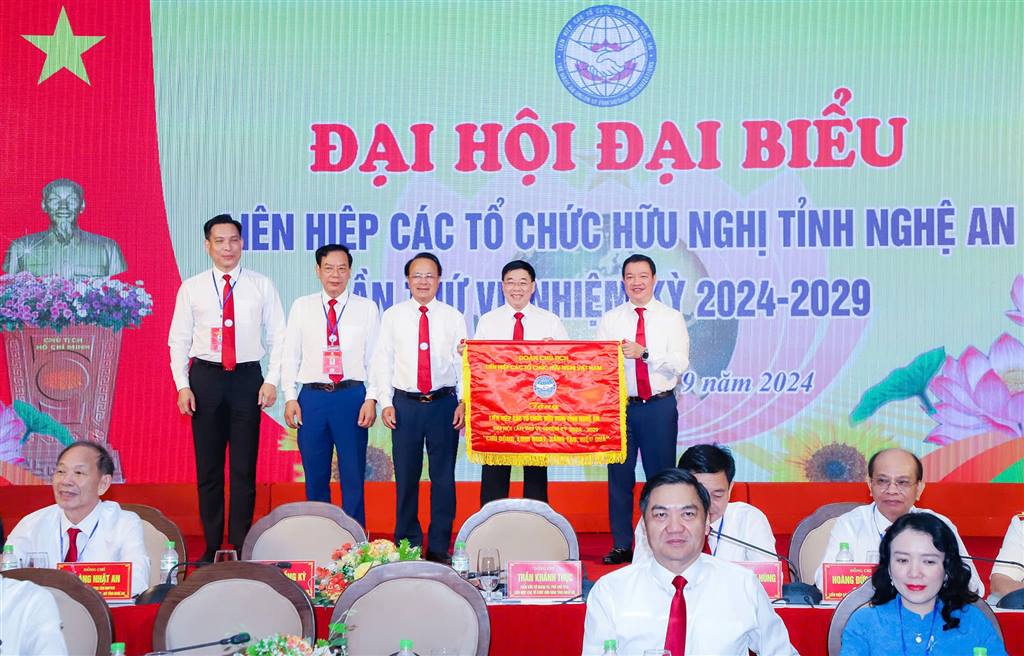 Đại hội đại biểu Liên hiệp các tổ chức hữu nghị tỉnh Nghệ An lần thứ VI, nhiệm kỳ 2024 - 2029- Ảnh 4.