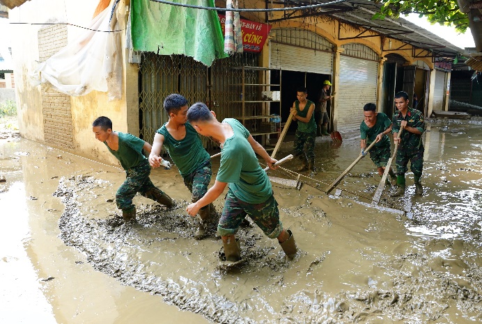 Vinamilk hỗ trợ người dân khắc phục hậu quả sau bão lũ, khôi phục cuộc sống- Ảnh 19.