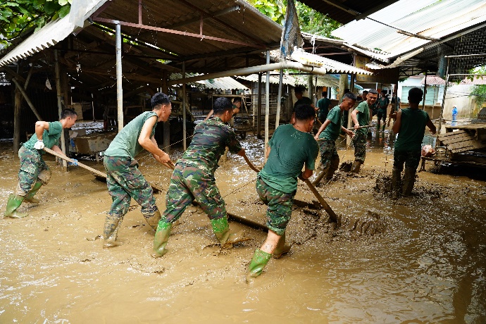 Vinamilk hỗ trợ người dân khắc phục hậu quả sau bão lũ, khôi phục cuộc sống- Ảnh 20.