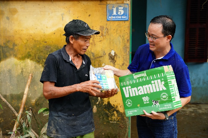 Vinamilk hỗ trợ người dân khắc phục hậu quả sau bão lũ, khôi phục cuộc sống- Ảnh 29.