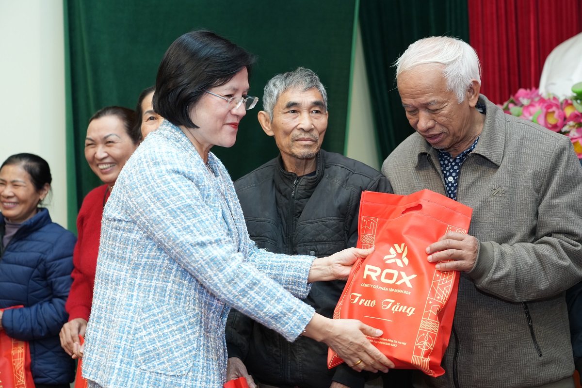 Chung tay chăm lo tết cho người có hoàn cảnh khó khăn TP Hà Nội - Chia sẻ yêu thương mùa Tết Ất Tỵ 2025- Ảnh 2.