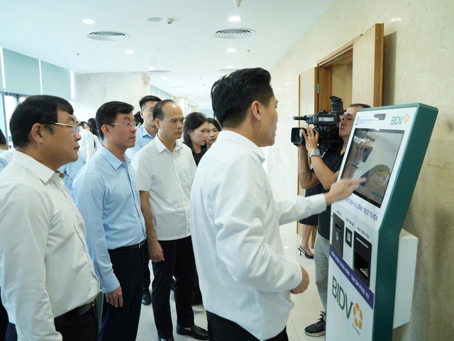 Hà Nội: Nâng tầm trải nghiệm với 9 tính năng mới trên ứng dụng iHanoi- Ảnh 2. Hà Nội: Nâng tầm trải nghiệm với 9 tính năng mới trên ứng dụng iHanoi- Ảnh 2.