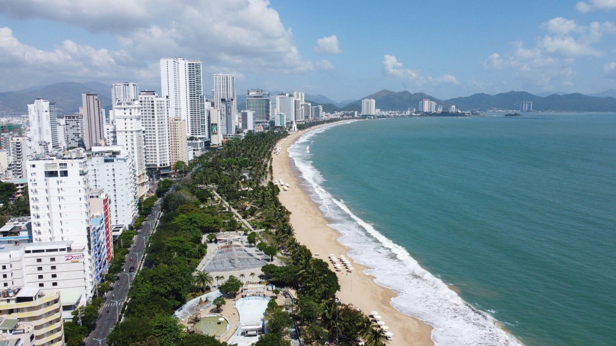 Nha Trang - Viên ngọc xanh khác biệt trên bản đồ du lịch Việt Nam- Ảnh 1. Nha Trang - Viên ngọc xanh khác biệt trên bản đồ du lịch Việt Nam- Ảnh 1.