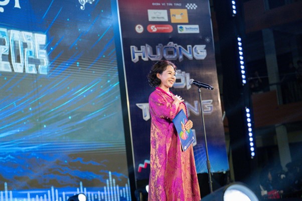 Sức trẻ HCCTERS bùng nổ trong sự kiện “Chào tân học sinh - sinh viên HCCT”- Ảnh 1. Sức trẻ HCCTERS bùng nổ trong sự kiện “Chào tân học sinh - sinh viên HCCT”- Ảnh 1.