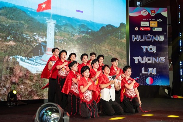 Sức trẻ HCCTERS bùng nổ trong sự kiện “Chào tân học sinh - sinh viên HCCT”- Ảnh 2. Sức trẻ HCCTERS bùng nổ trong sự kiện “Chào tân học sinh - sinh viên HCCT”- Ảnh 2.