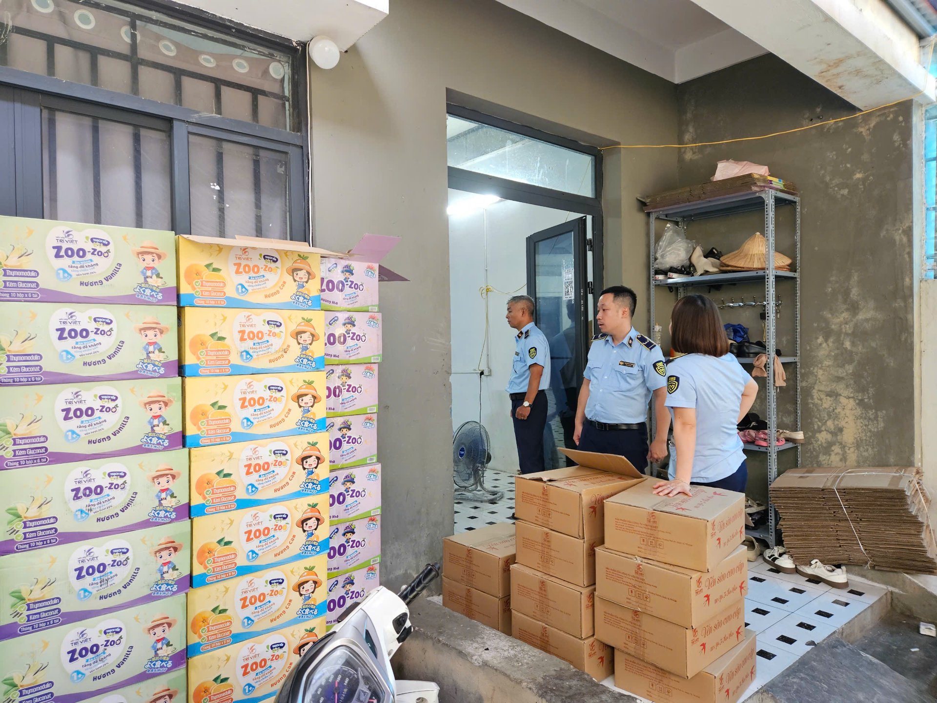Xử phạt gần 1 tỷ đồng công ty ở Hà Nội bán nước yến kém chất lượng, có cả sản phẩm cho trẻ em- Ảnh 1.