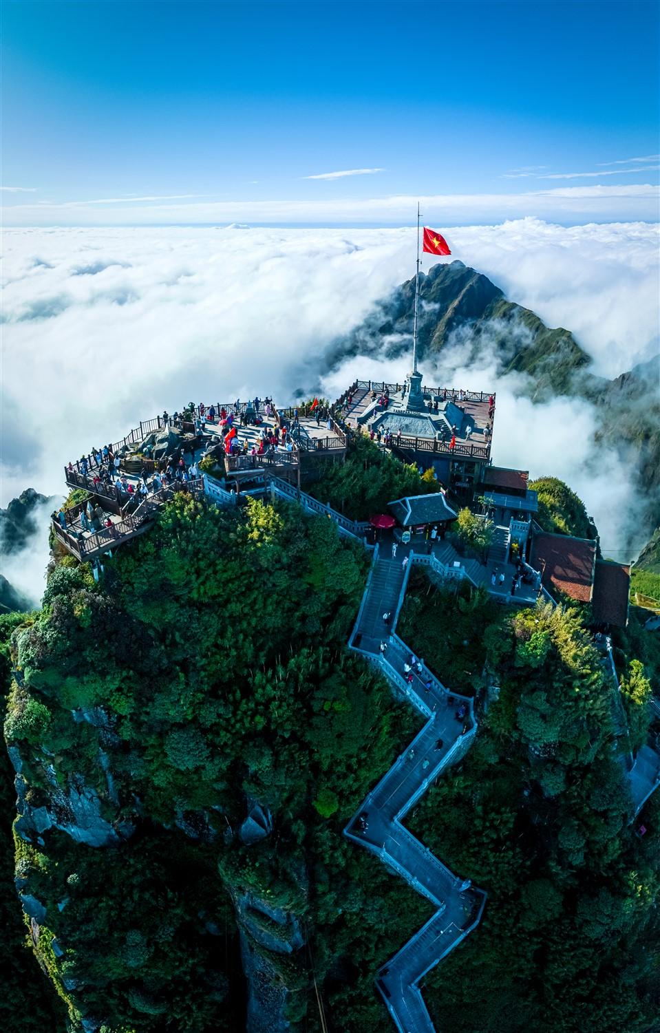 Lạc vào “miền cổ tích” trên đỉnh Fansipan mùa mây- Ảnh 2. C:\Users\haht02\Desktop\Fansipan muamay_rz\Fansipan_Minh Tu.jpg