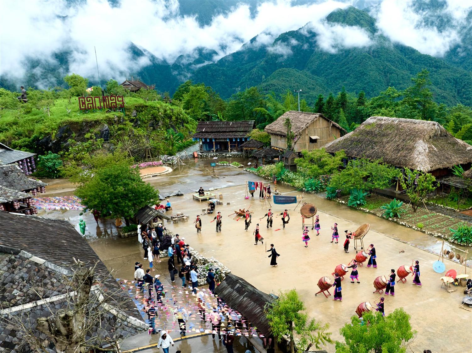 Lạc vào “miền cổ tích” trên đỉnh Fansipan mùa mây- Ảnh 7. C:\Users\haht02\Desktop\Fansipan muamay_rz\DJI_0308 (1).jpg