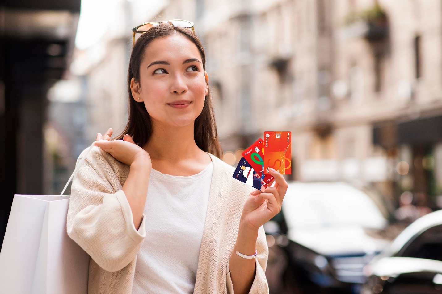 VPBank định hình “bản đồ vạn ưu đãi” qua 3 lĩnh vực thiết yếu Shopping - Travelling - Wellbeing- Ảnh 3. VPBank định hình “bản đồ vạn ưu đãi” qua 3 lĩnh vực thiết yếu Shopping - Travelling - Wellbeing- Ảnh 3.
