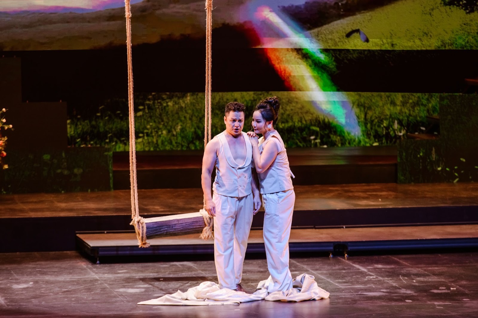 Khán giả Thủ đô “hòa mình” vào dòng chảy cảm xúc mãnh liệt của La Traviata- Ảnh 5. Khán giả Thủ đô “hòa mình” vào dòng chảy cảm xúc mãnh liệt của La Traviata- Ảnh 5.