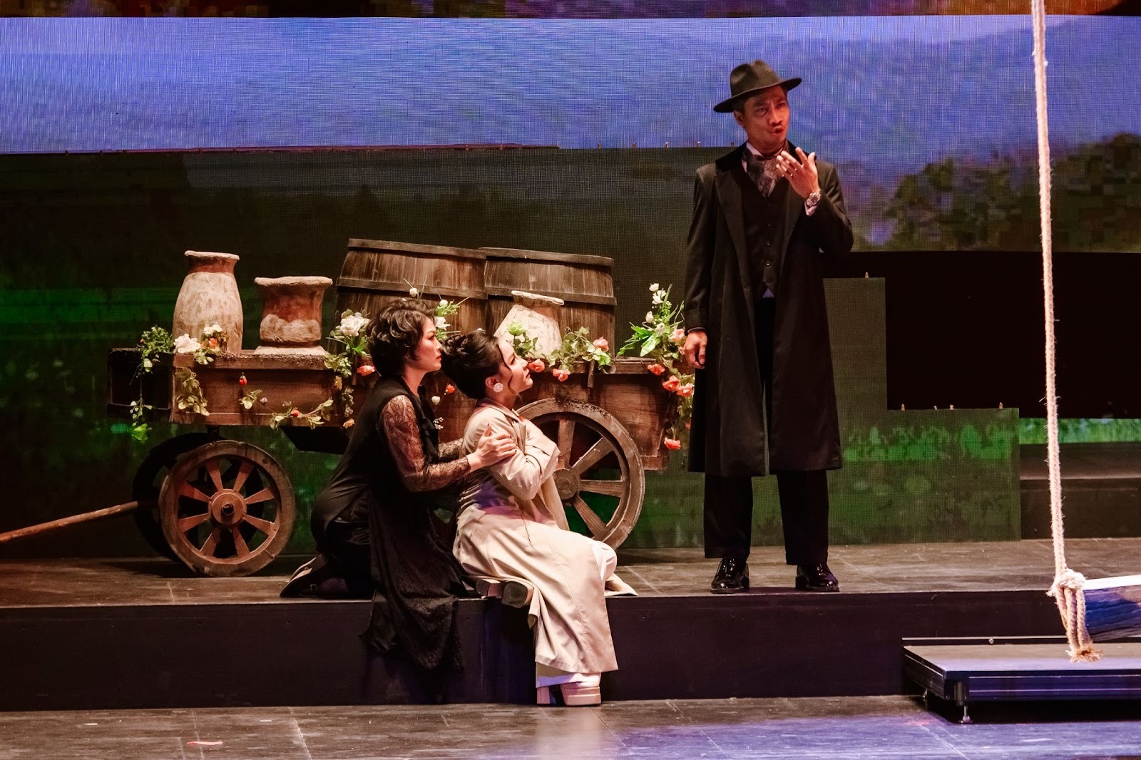 Khán giả Thủ đô “hòa mình” vào dòng chảy cảm xúc mãnh liệt của La Traviata- Ảnh 6. Khán giả Thủ đô “hòa mình” vào dòng chảy cảm xúc mãnh liệt của La Traviata- Ảnh 6.