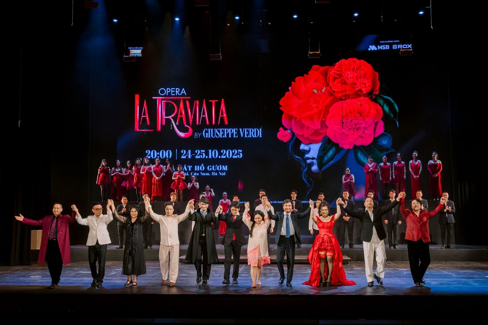 Khán giả Thủ đô “hòa mình” vào dòng chảy cảm xúc mãnh liệt của La Traviata- Ảnh 10. Khán giả Thủ đô “hòa mình” vào dòng chảy cảm xúc mãnh liệt của La Traviata- Ảnh 10.