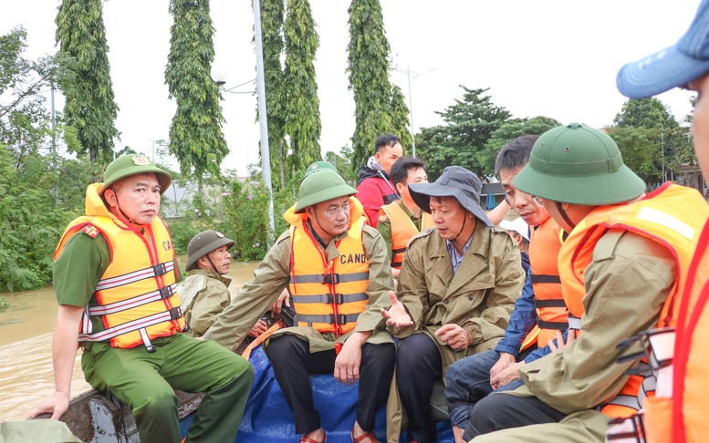Tổng Bí thư Tô Lâm gửi Thư thăm hỏi, động viên đồng bào, cán bộ, chiến sỹ đang ứng phó, khắc phục hậu quả thiên tai- Ảnh 7. Tổng Bí thư Tô Lâm gửi Thư thăm hỏi, động viên đồng bào, cán bộ, chiến sỹ đang ứng phó, khắc phục hậu quả thiên tai- Ảnh 7.