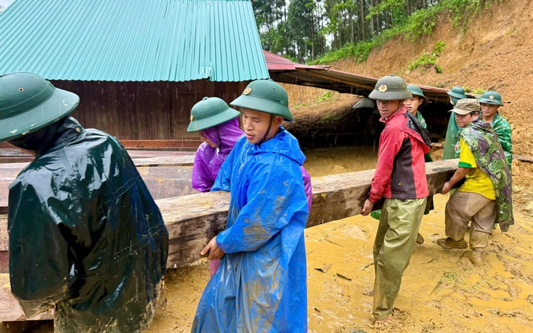 Tổng Bí thư Tô Lâm gửi Thư thăm hỏi, động viên đồng bào, cán bộ, chiến sỹ đang ứng phó, khắc phục hậu quả thiên tai- Ảnh 6. Tổng Bí thư Tô Lâm gửi Thư thăm hỏi, động viên đồng bào, cán bộ, chiến sỹ đang ứng phó, khắc phục hậu quả thiên tai- Ảnh 6.