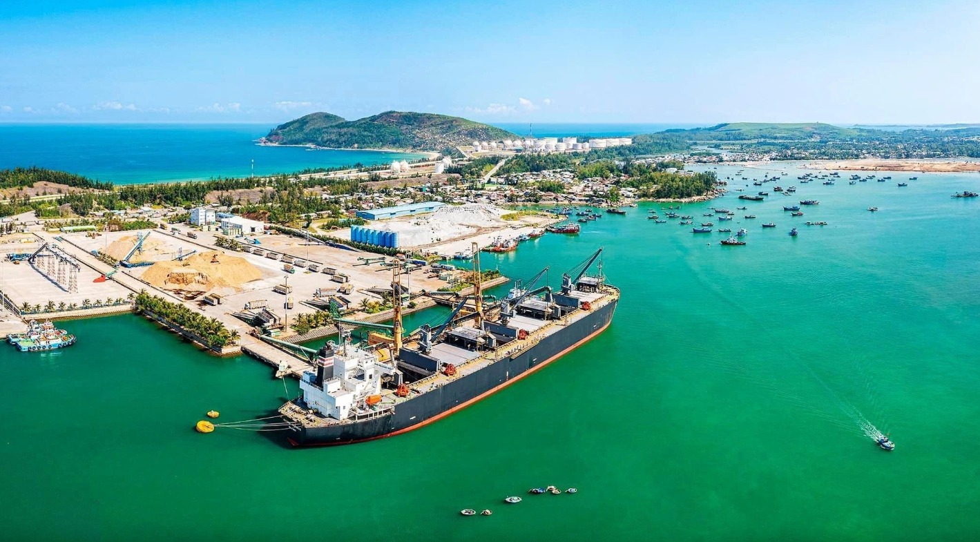 Quảng Ngãi trước ngưỡng cửa lịch sử: Sở hữu Trung tâm 20,5 tỷ USD đầu tiên Việt Nam, lớn bậc nhất ĐNÁ- Ảnh 3. Quảng Ngãi trước ngưỡng cửa lịch sử: Sở hữu Trung tâm 20,5 tỷ USD đầu tiên Việt Nam, lớn bậc nhất ĐNÁ- Ảnh 3.